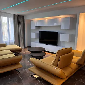 Brit De Grignan Hotel